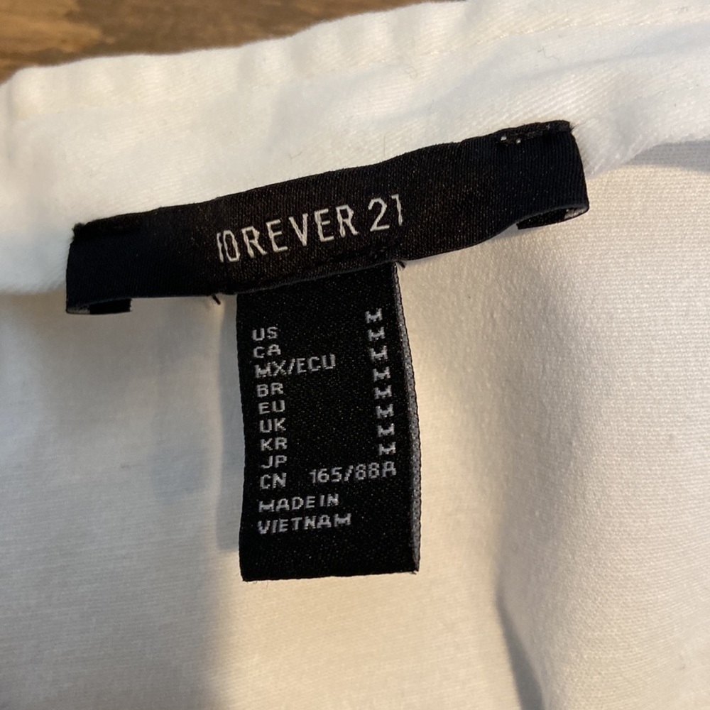 Forever 21 White Jumper Side Button - Picture 8 of 11
